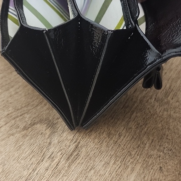 Franklin Covey Black Patent Leather Wallet with Tabs - Picture 8 of 12